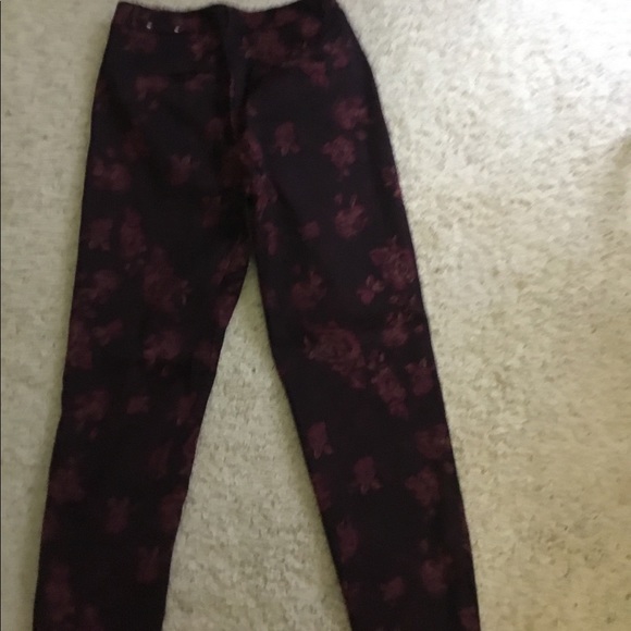 White House Black Market Pants - White House Black Market crop pants White House Black Market Pants - White House Black Market crop pants